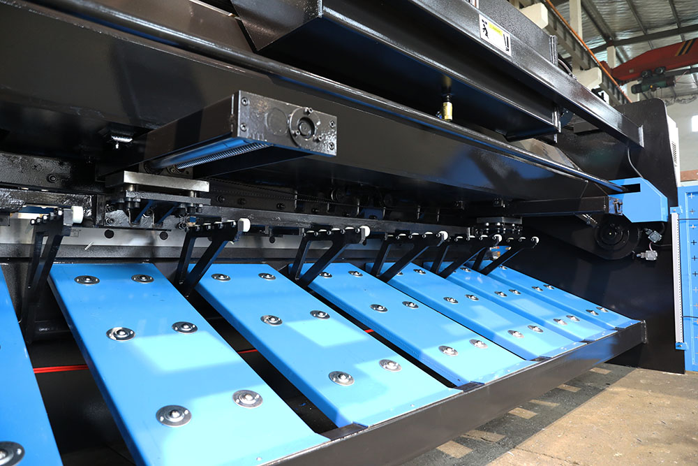 3200 X 12 QC 12Y Hydraulic She - Woodworking Qc recensione e prezzo